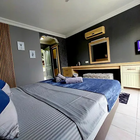 Ξενοδοχείο Summer Rose 3*