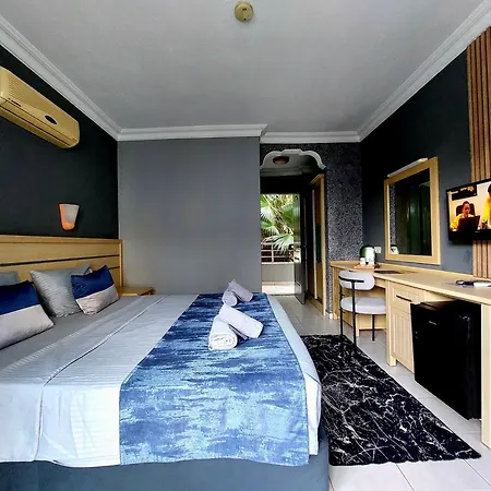 Summer Rose Hotel 3*